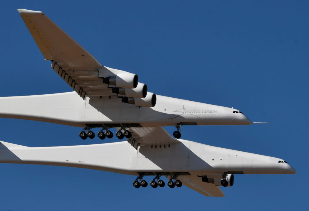 Το μεγαλύτερο αεροσκάφος στον κόσμο έκανε την πρώτη πτήση του