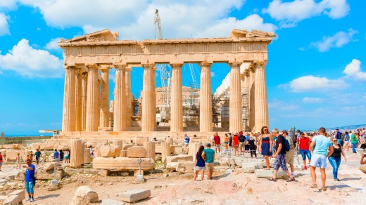 Ρεκόρ τουριστικών αφίξεων τον Οκτώβριο στην Αθήνα, αλλά μείωση τιμών στα ξενοδοχεία