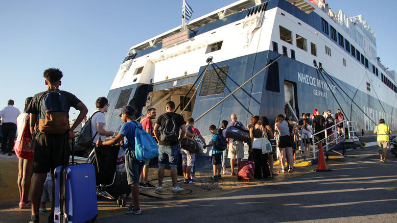 Λιμάνι Ραφήνας: Πρωτοφανής ταλαιπωρία για τους ταξιδιώτες!Λιμάνι Ραφήνας: Πρωτοφανής ταλαιπωρία για τους ταξιδιώτες!