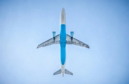 Βρετανία: Αερομεταφορείς ζητούν αντικατάσταση της καραντίνας με διπλό τεστ στις πτήσεις Δεκεμβρίου