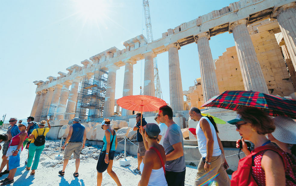 NY Times για Ελλάδα: Aνάπτυξη με τουρισμό, επενδύσεις και χρυσές βίζες