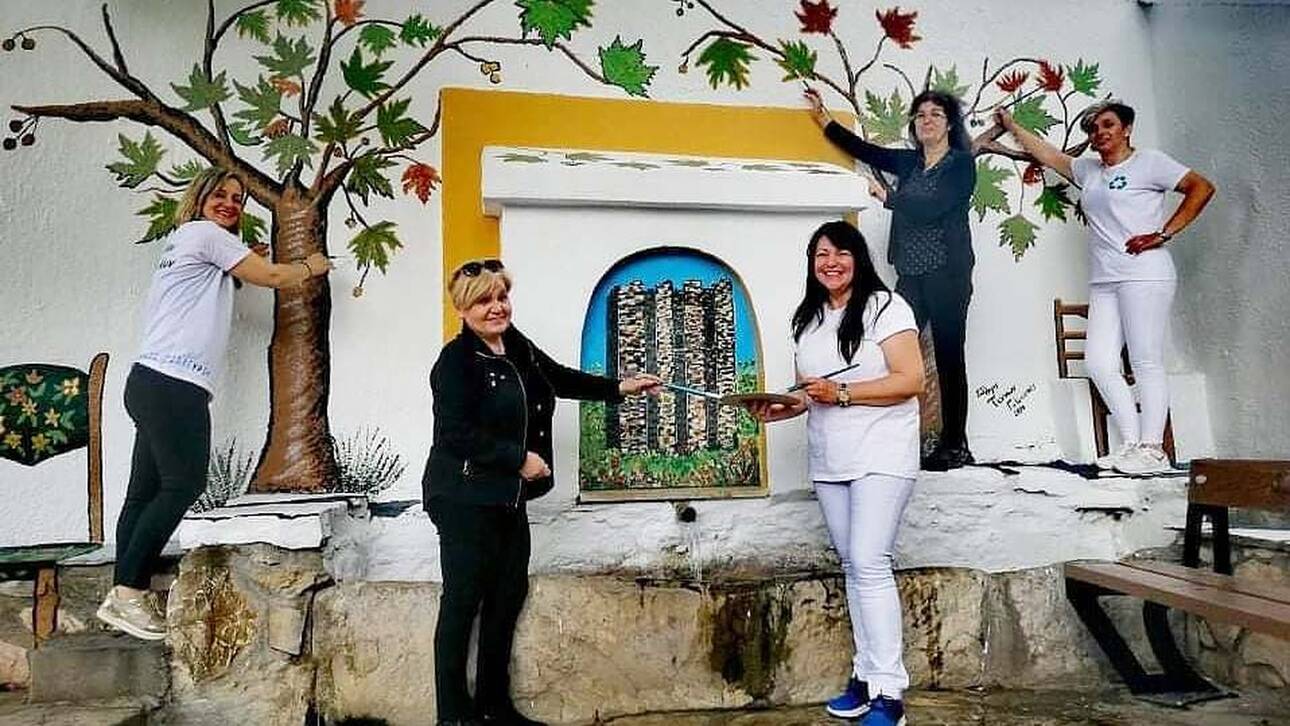 Γαλάτιστα Χαλκιδικής: Πώς 10 γυναίκες μεταμόρφωσαν με τα πινέλα τους ένα ολόκληρο χωριό