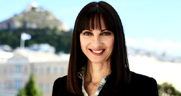 Έλενα Κουντουρά: «Καλύτερη Υπουργός Τουρισμού Παγκοσμίως»