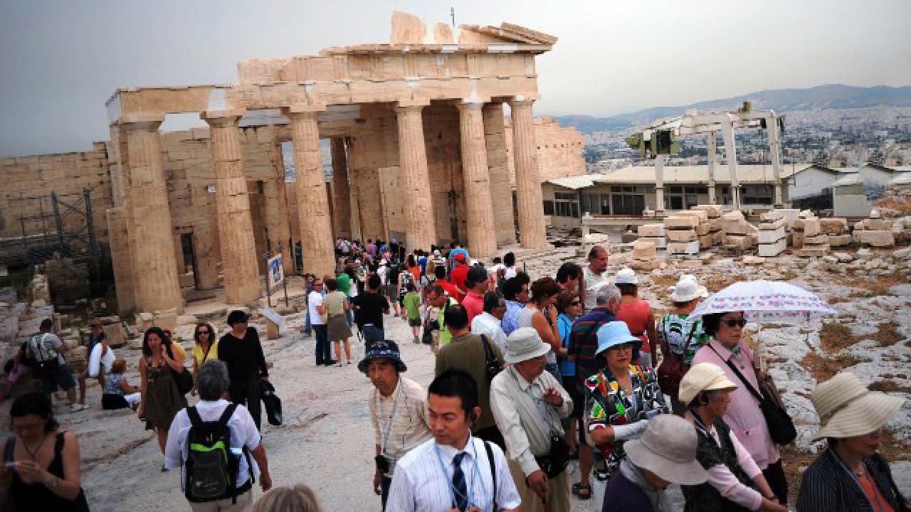 O Τουρισμός φέρνει 1 εκατ. θέσεις εργασίας στην Ελλάδα